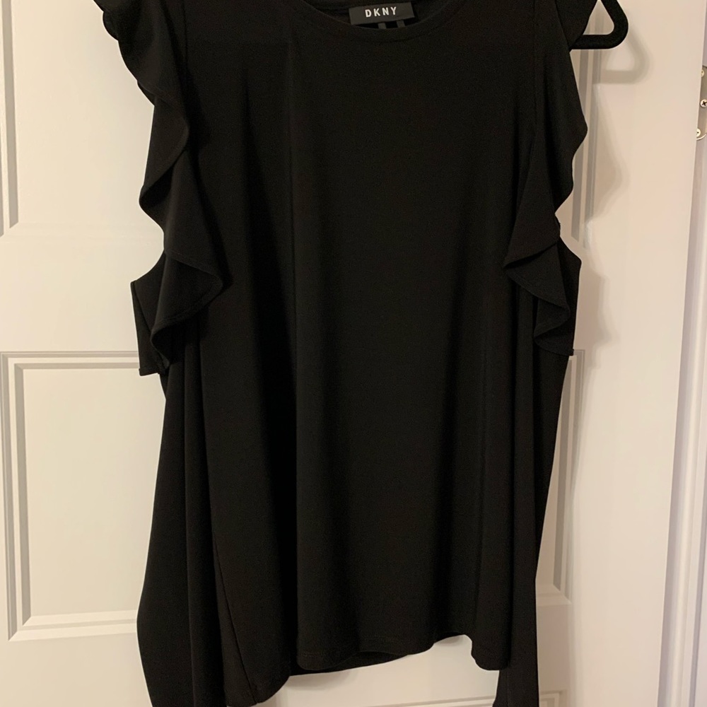 DKNY SWEATER OPEN SHOLDER